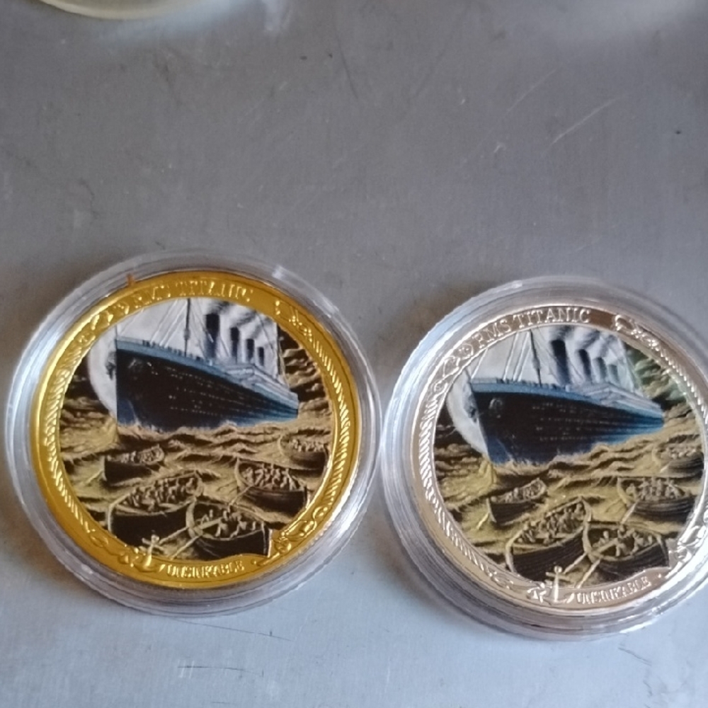 Titanic Commemorative Coins Pair (Mint Cased)